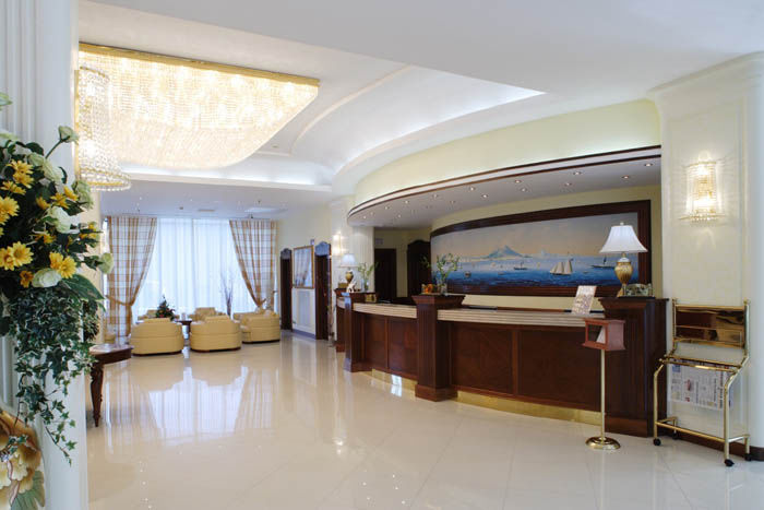 Tiberio Palace Hotel Неаполь Интерьер фото